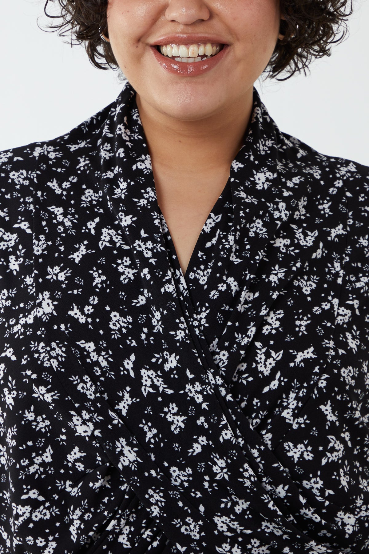 Curve Ditsy Floral Drape Dip Hem Top