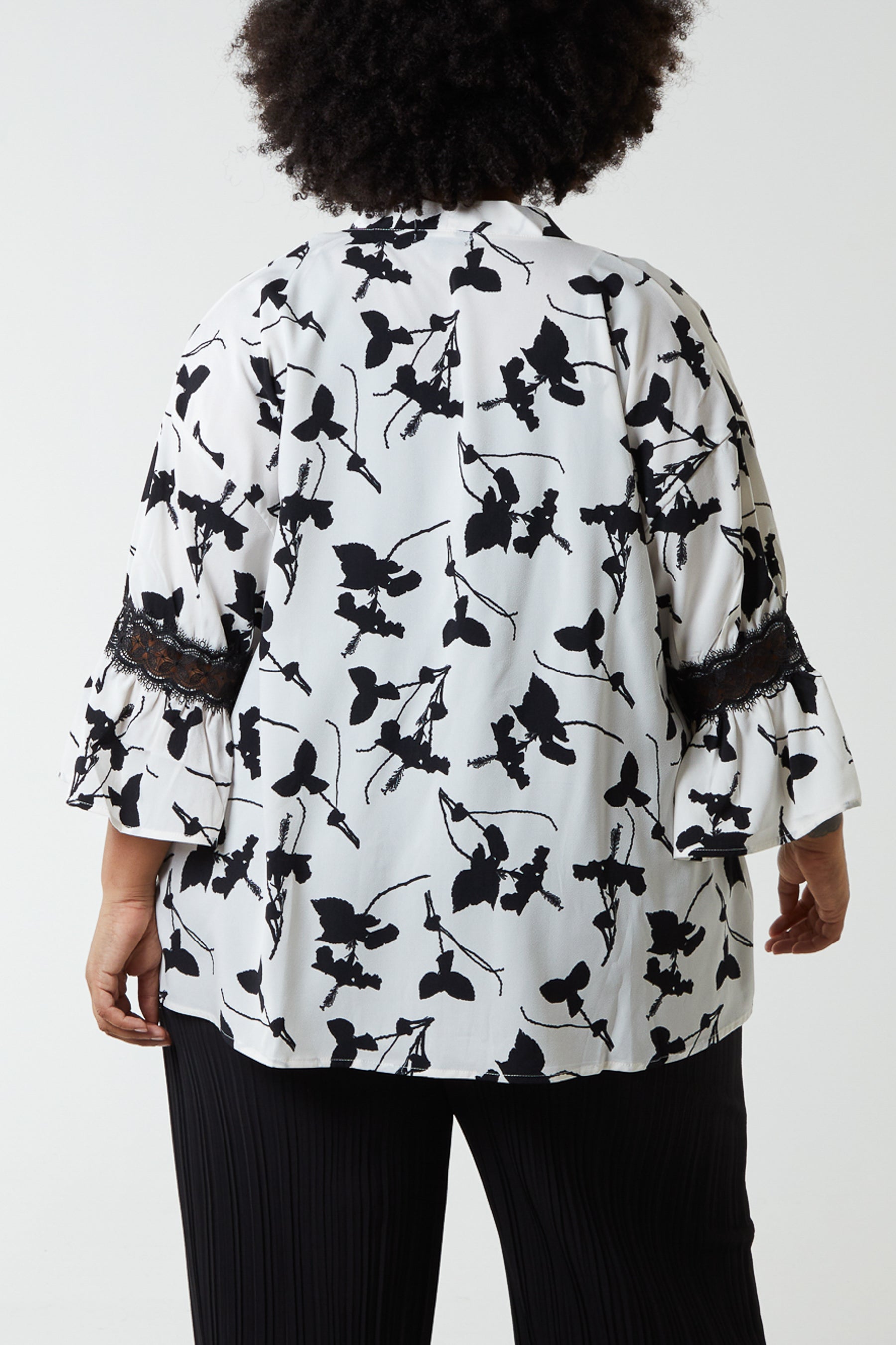 Curve Floral Kimono Lace Trim Sleeves