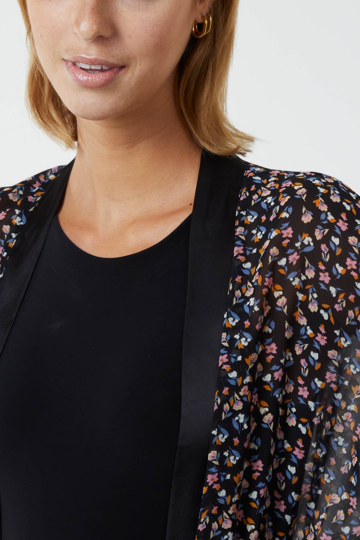 Ditsy Floral Tassel Kimono