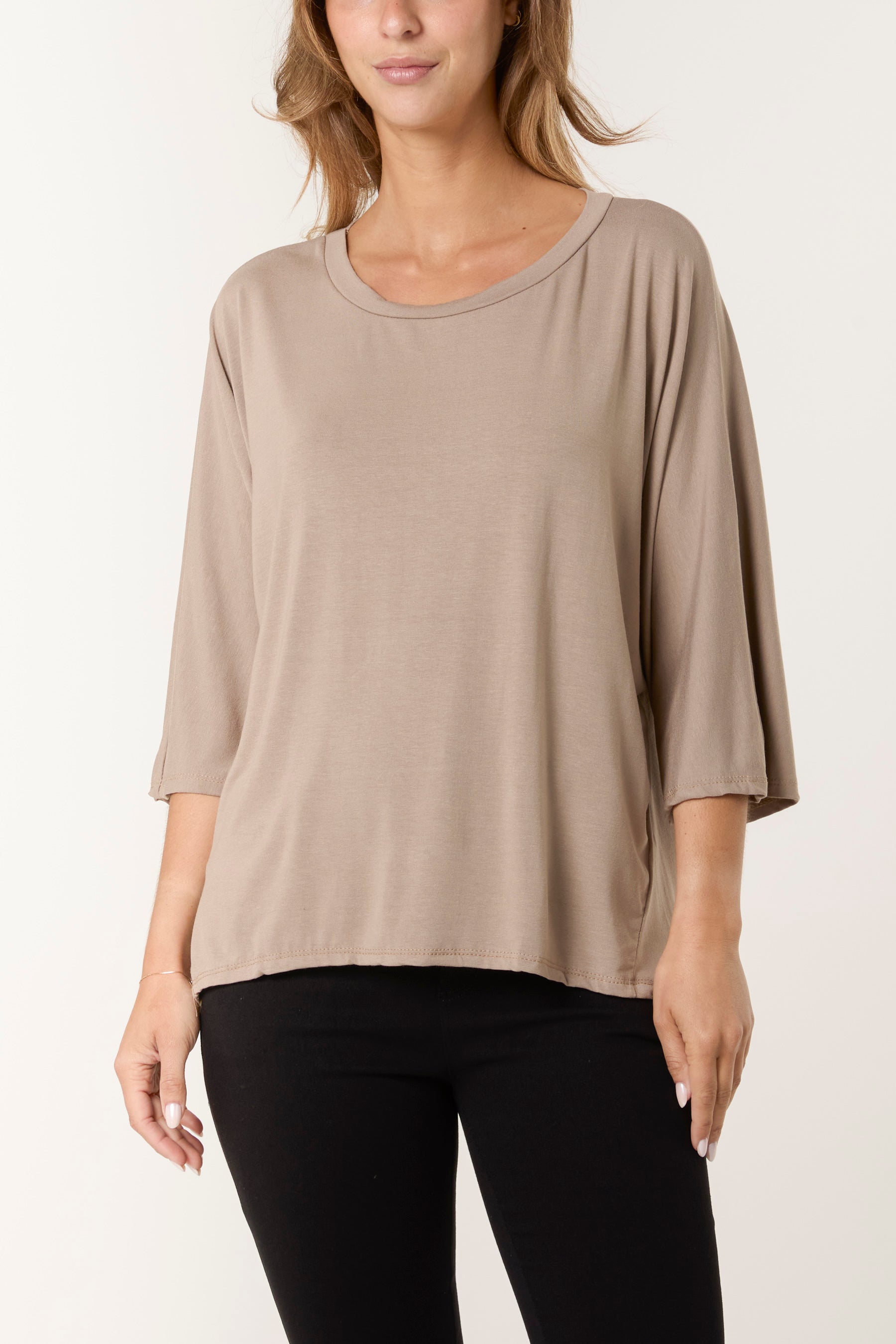 Round Neck 3/4 Sleeve Stretch Top