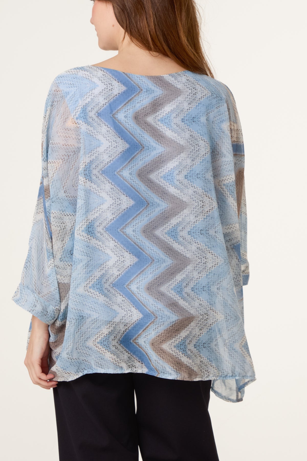 Zigzag Scoop Neck Chiffon Blouse