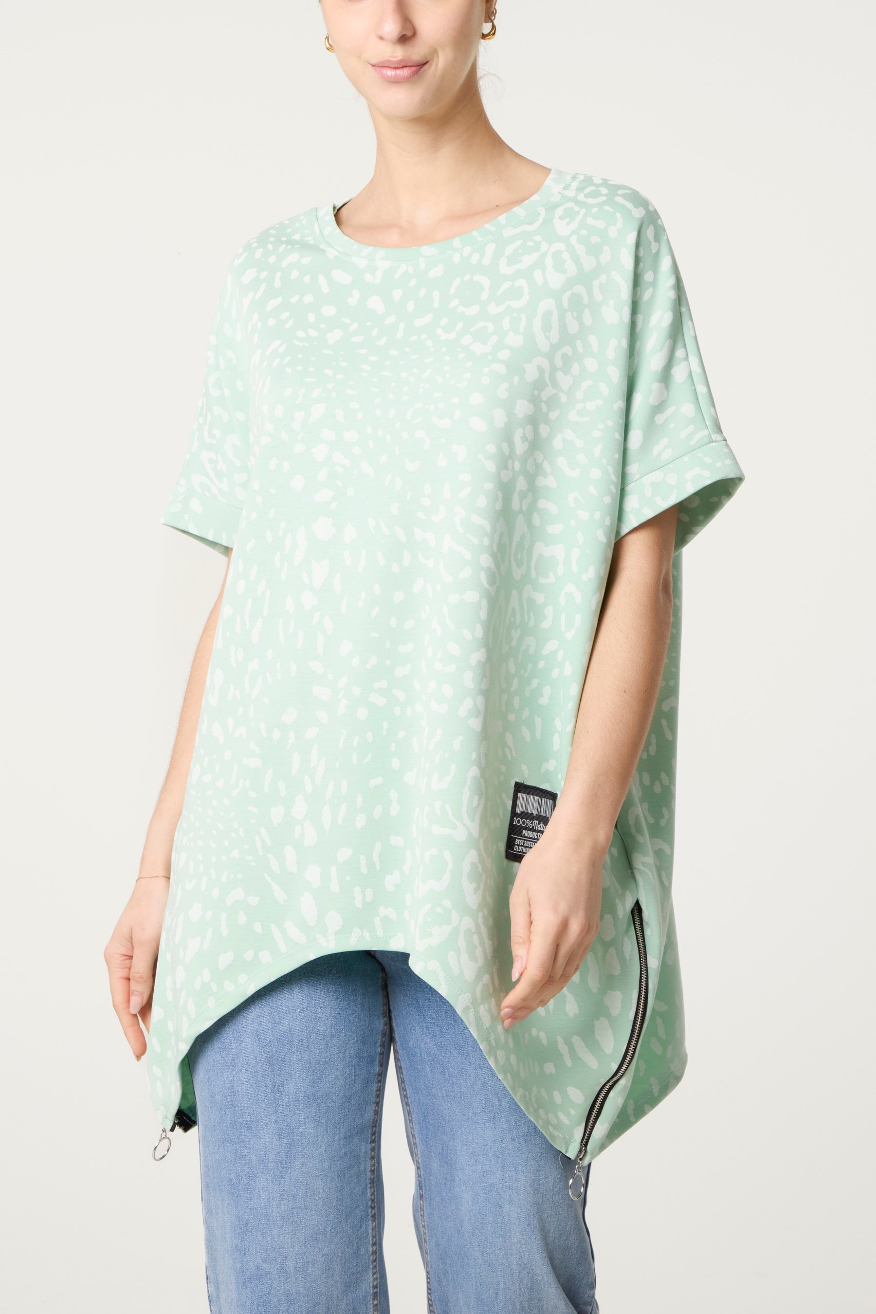 Short Sleeve Animal Sweat Top