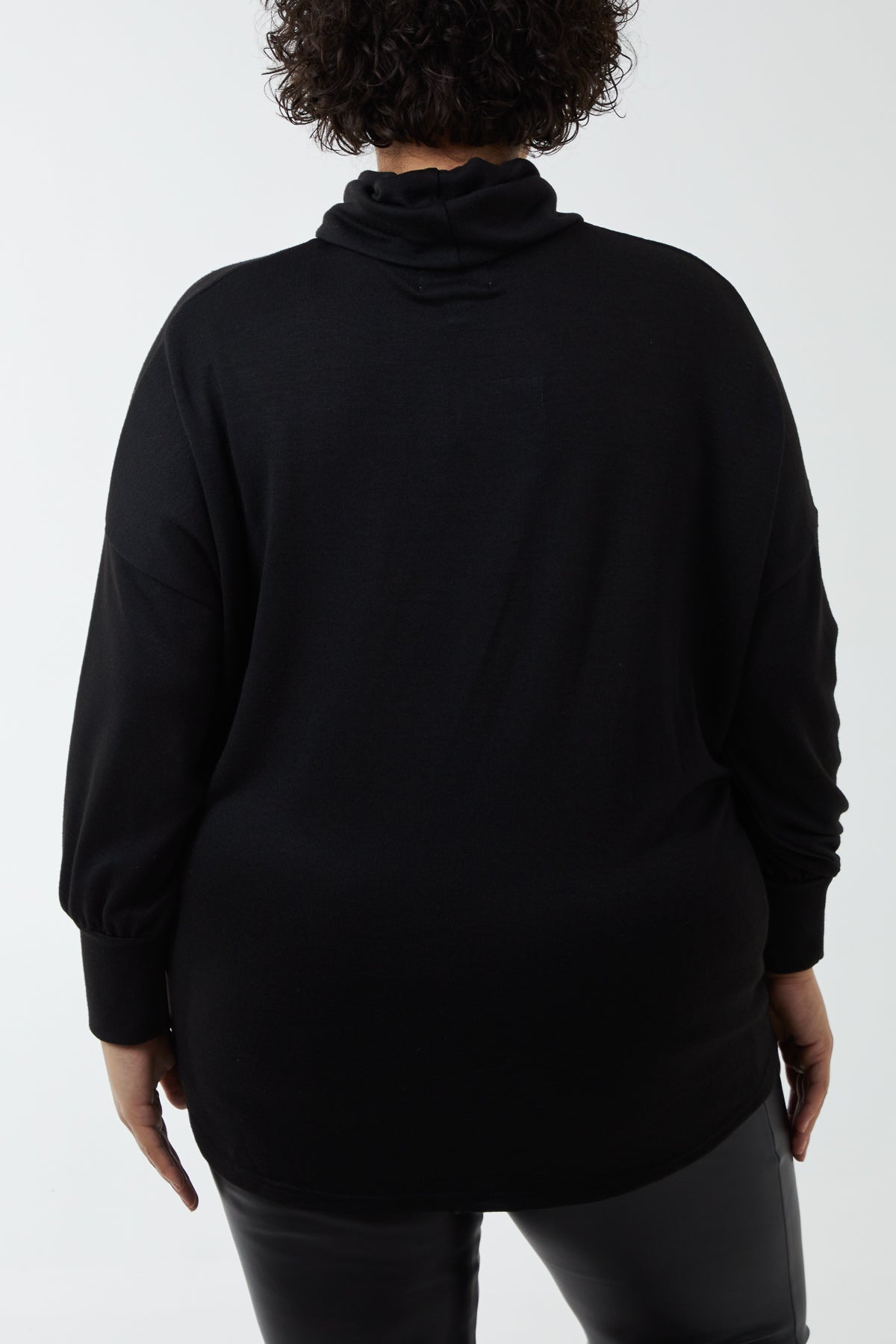 Curve Diamante Roll Neck