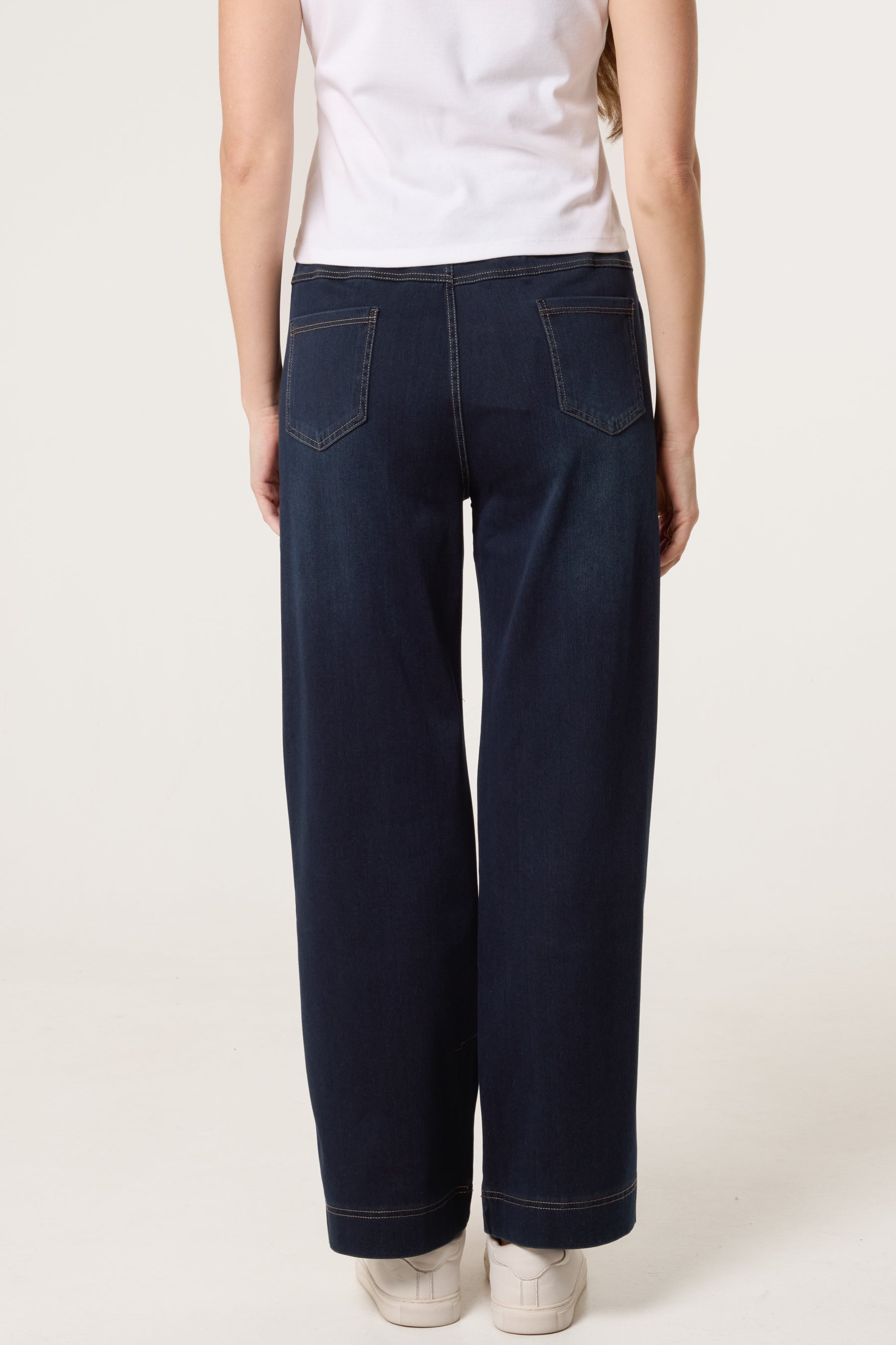 Elastic Waist Heart String Jeans