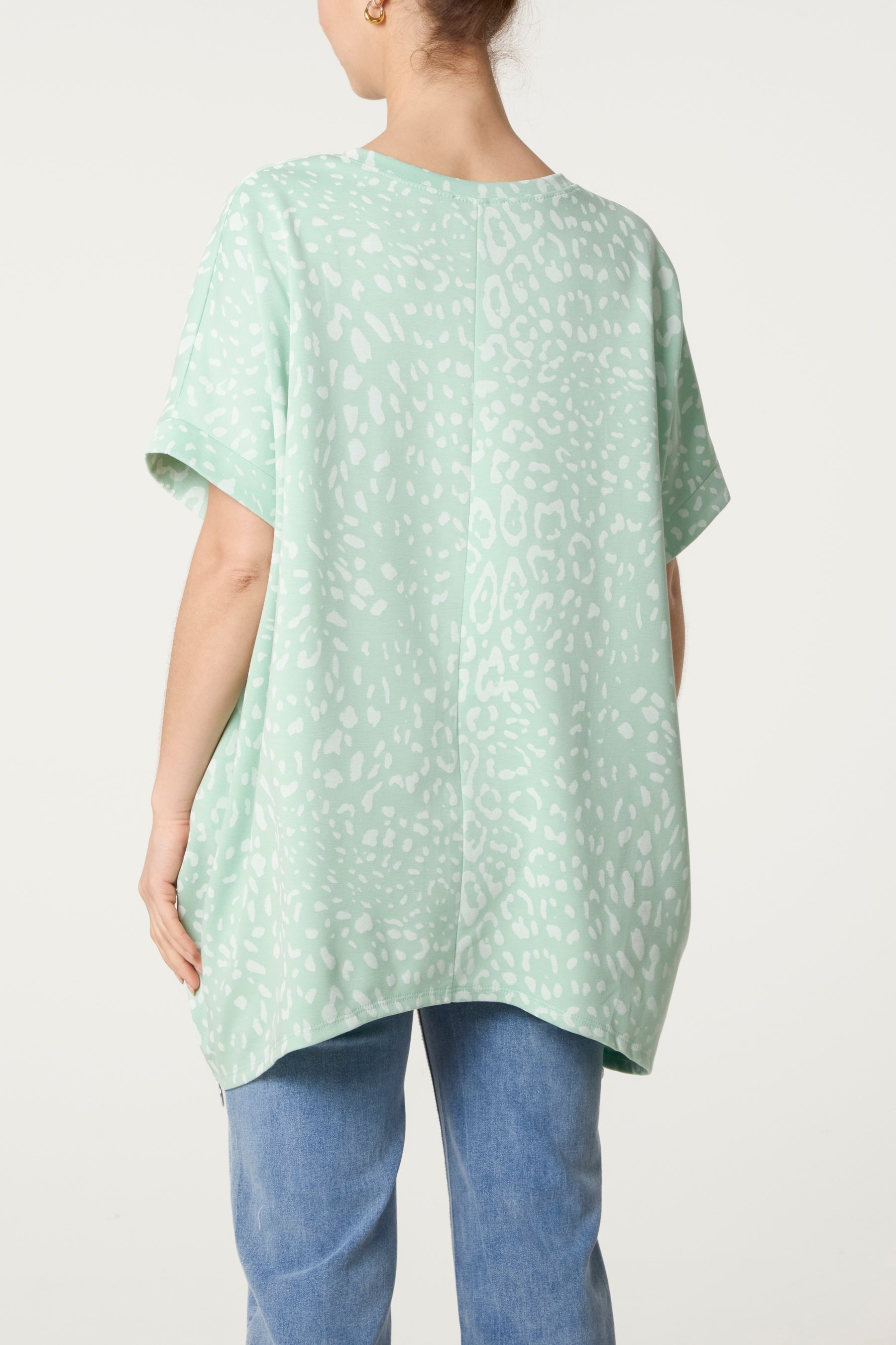 Short Sleeve Animal Sweat Top